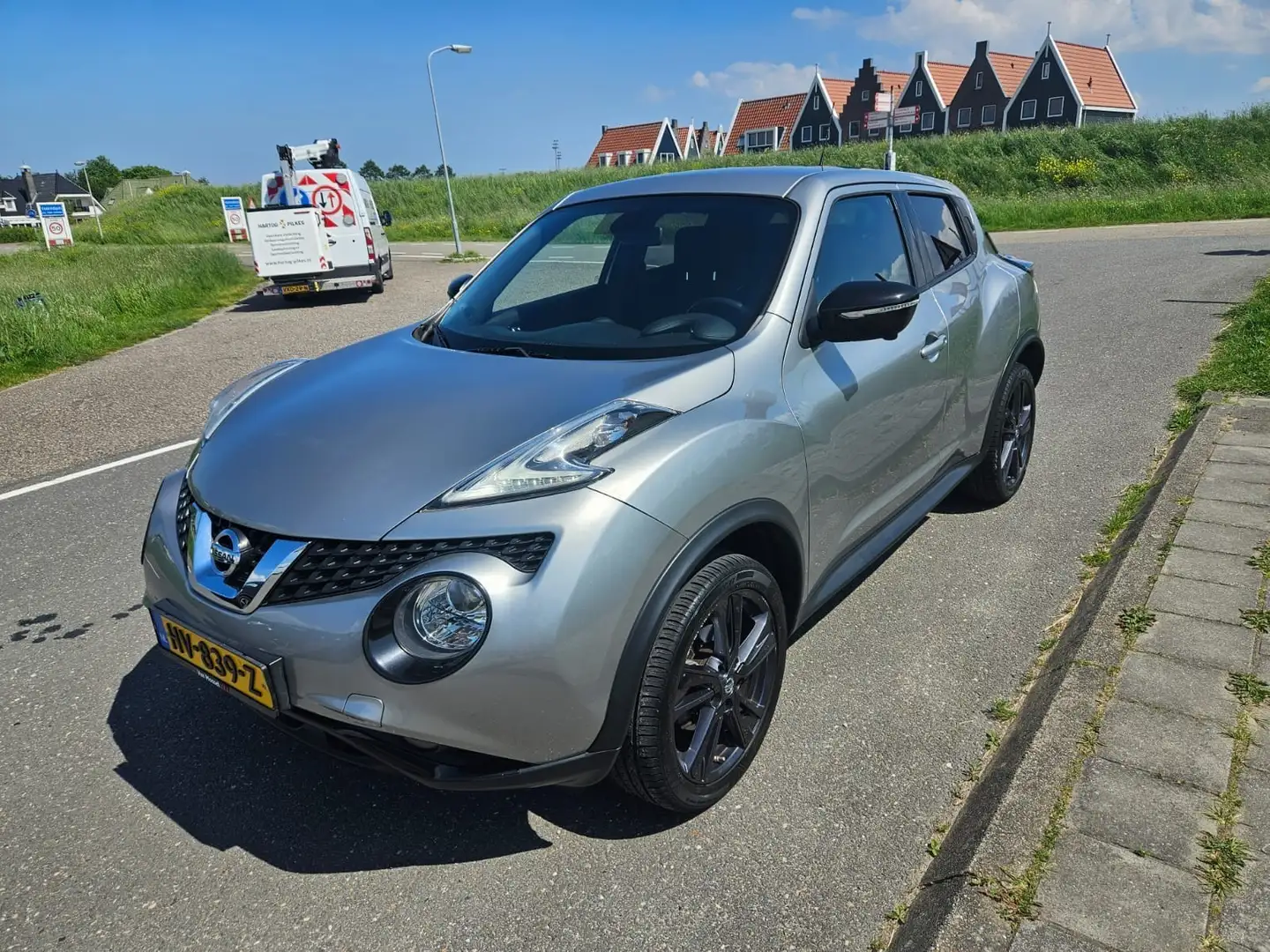 Nissan Juke 1.6 Connect Edition Silber - 1