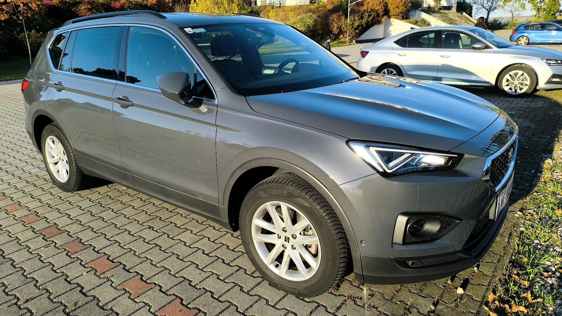 SEAT Tarraco 1.5 TSI ACT Austria Edition / 7 Sitzer Grau - 1