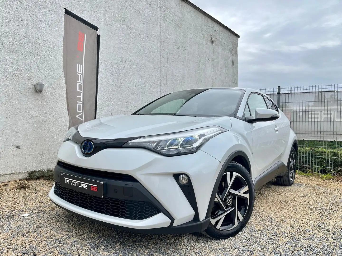 Toyota C-HR Hybrid 1.8i VVT-i C-Hic NAVI/CAMERA/SIEGES-CHAUFF - 2
