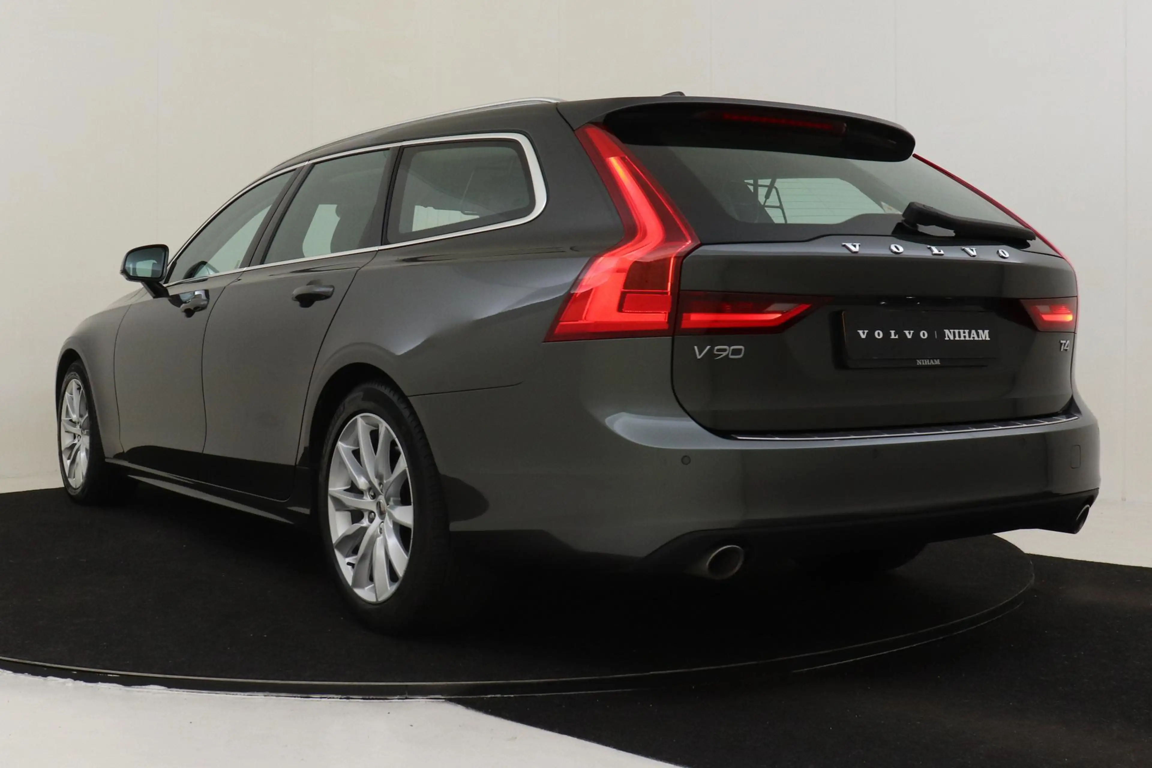 Volvo V90 T4 AUT. MOMENTUM PRO -LEDER|CAMERA|ADAP.CRUISE|SCA — photo 5