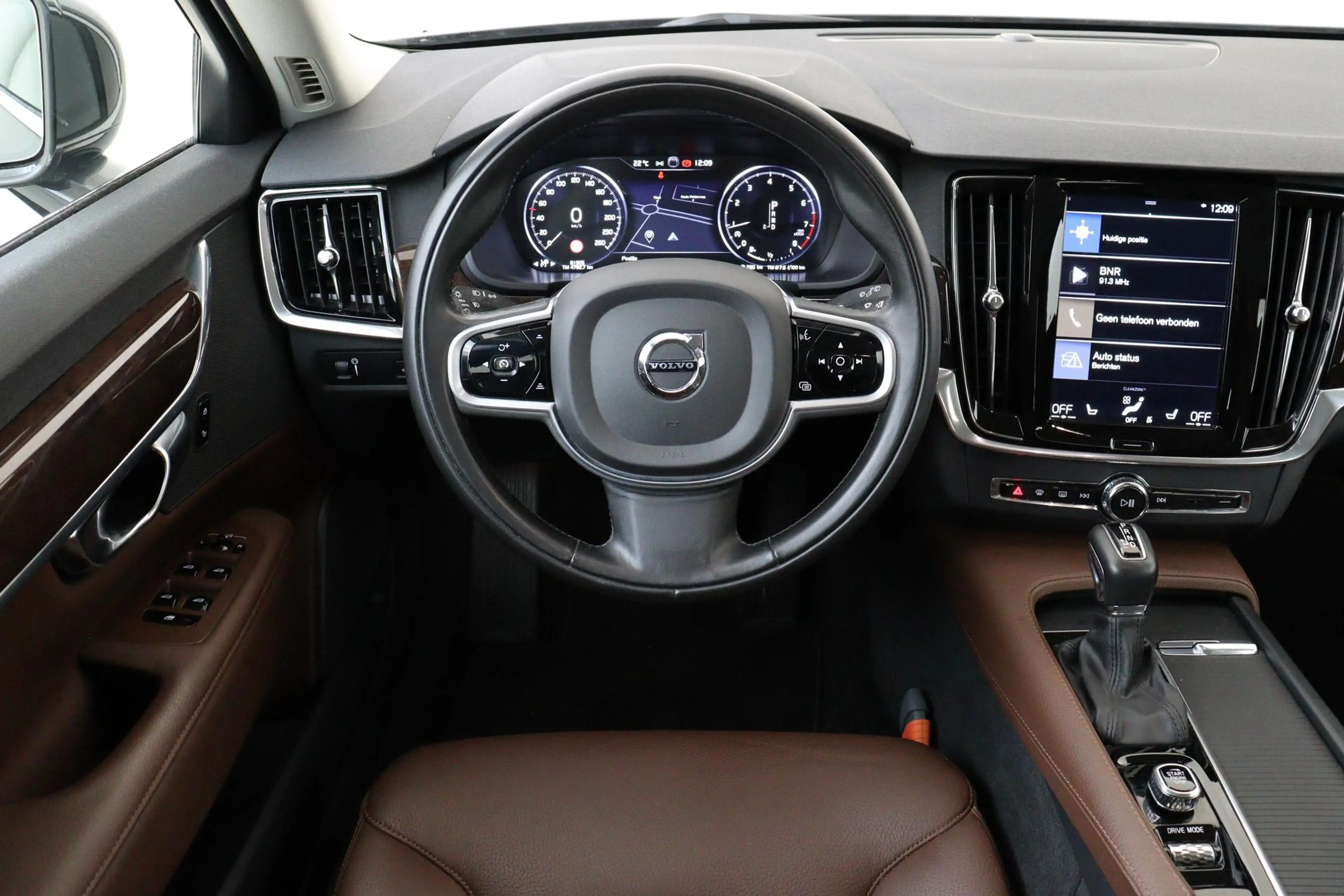 Volvo V90 T4 AUT. MOMENTUM PRO -LEDER|CAMERA|ADAP.CRUISE|SCA — photo 2