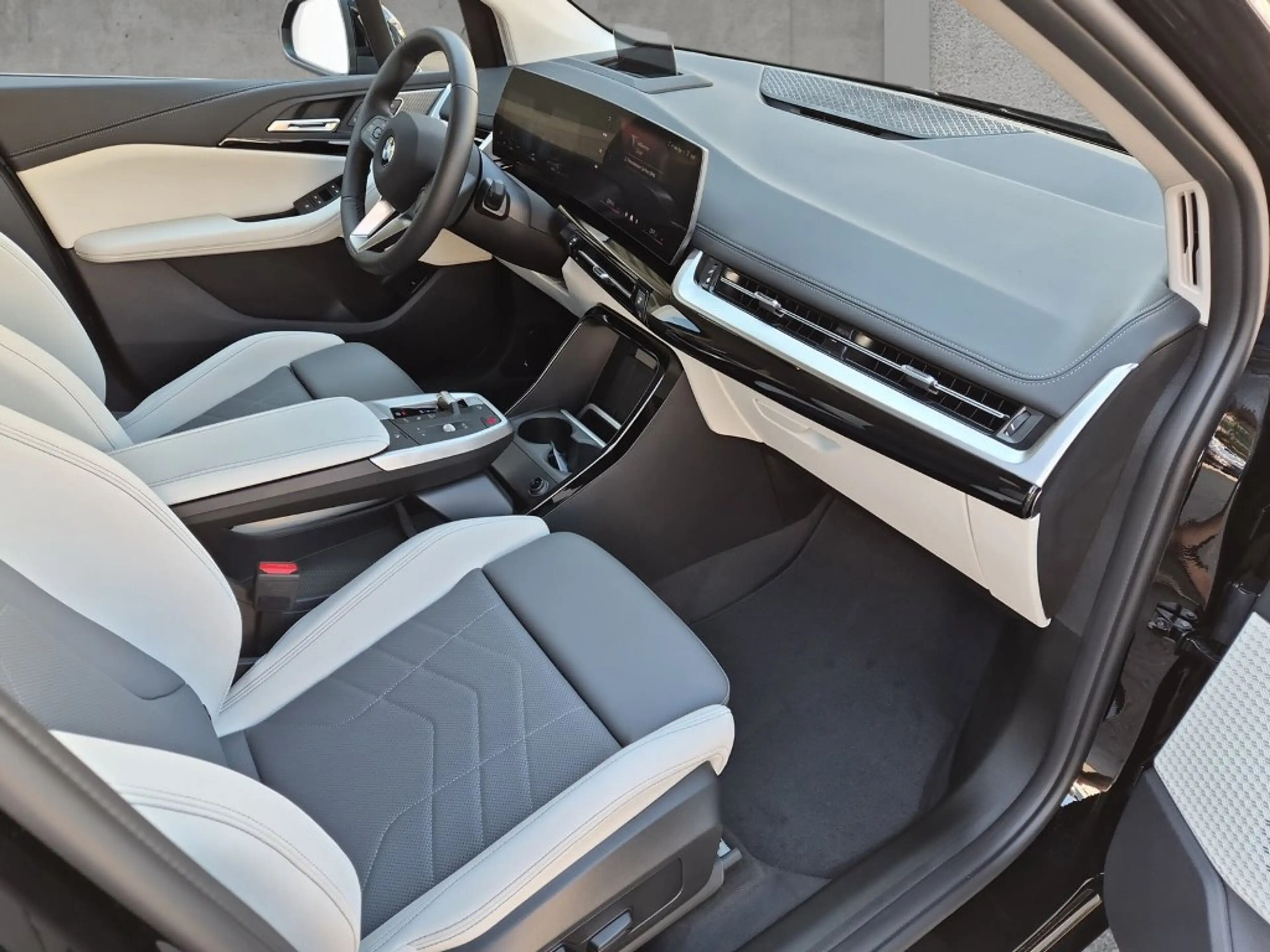 BMW 216 i — photo 10