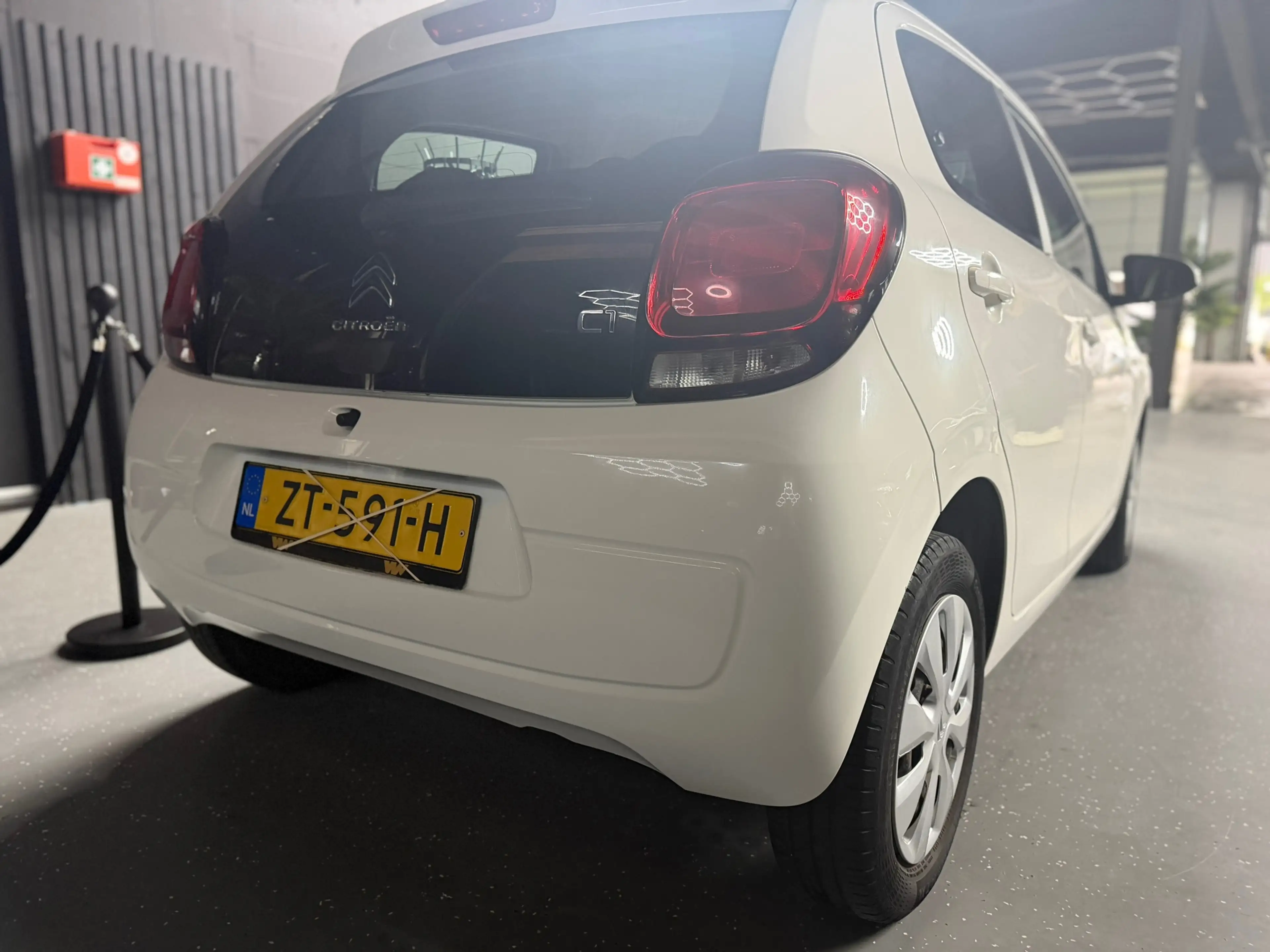 Citroen C1 1.0 VTi Feel — photo 11