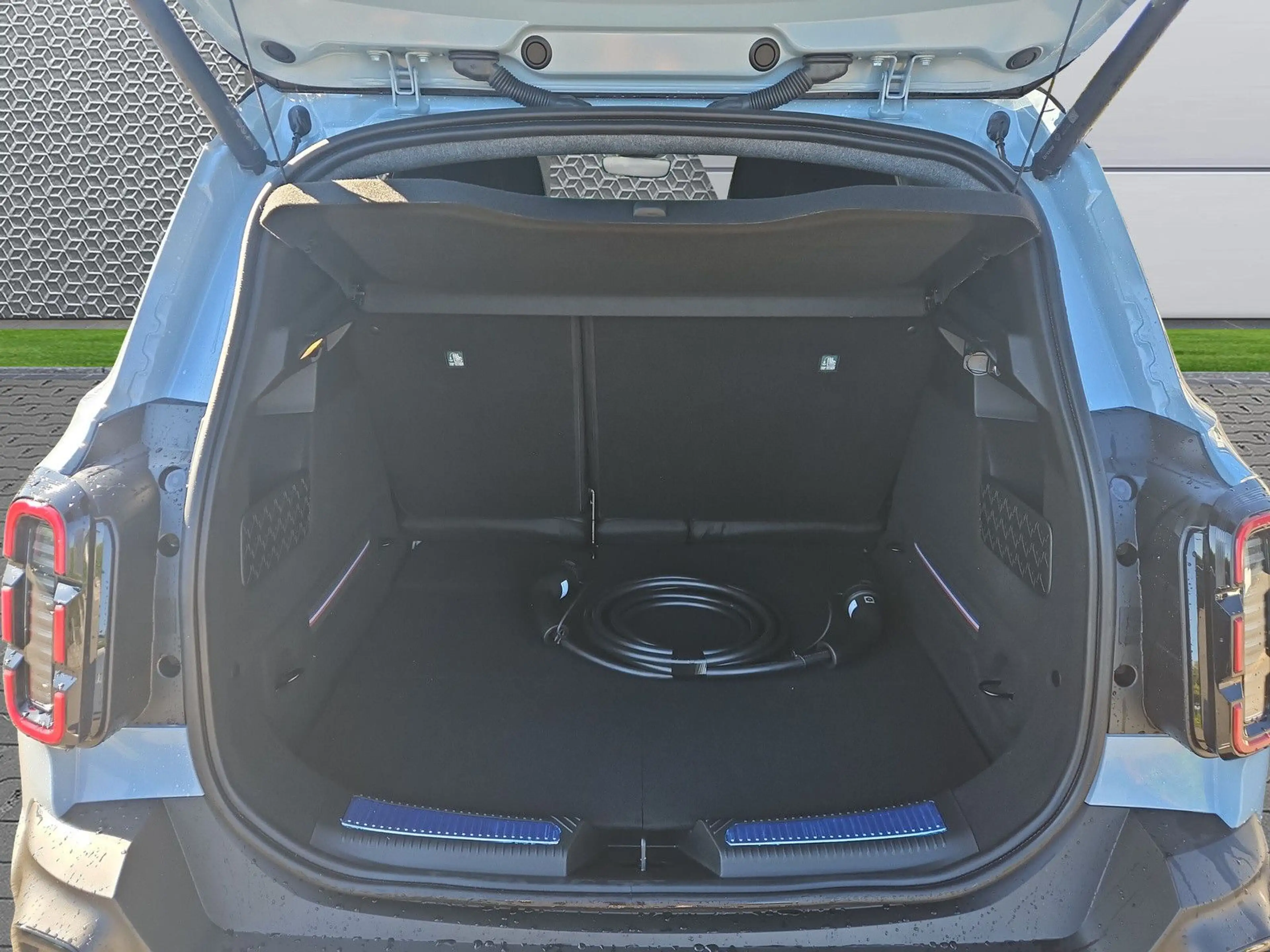 Renault R 4 R4 E-Tech Iconic 150 Comfort Range — photo 4