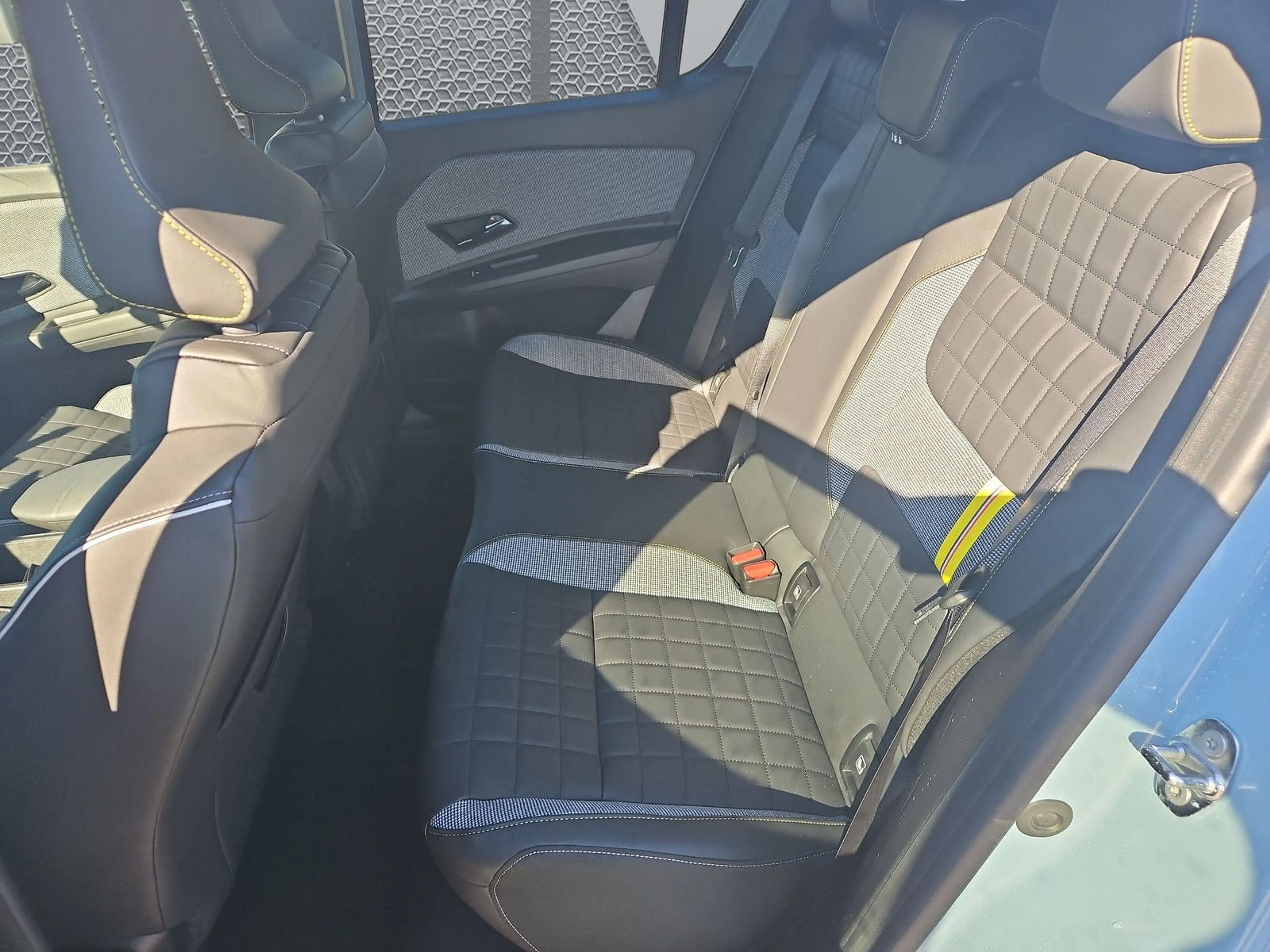 Renault R 4 R4 E-Tech Iconic 150 Comfort Range — photo 7