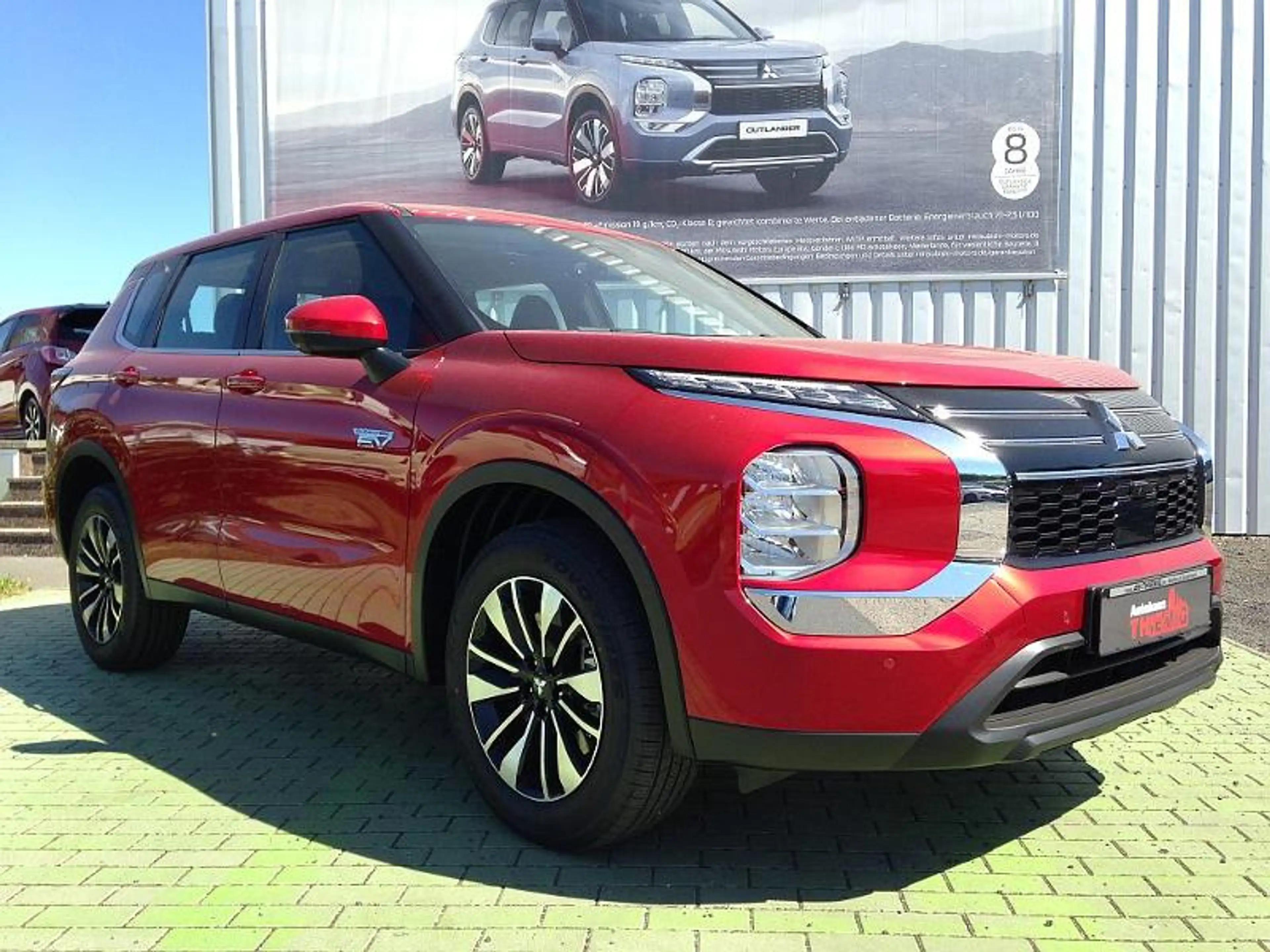 Mitsubishi Outlander 2.4L PHEV BASIS