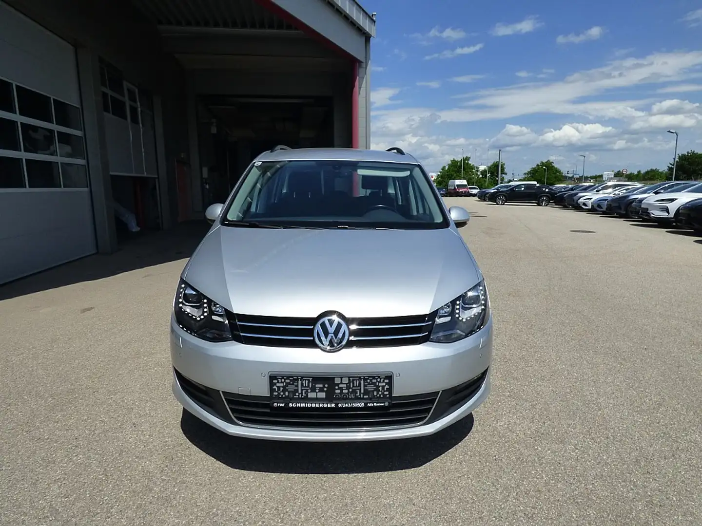 Volkswagen Sharan Business SCR 2,0 TDI DSG AHK Zilver - 2