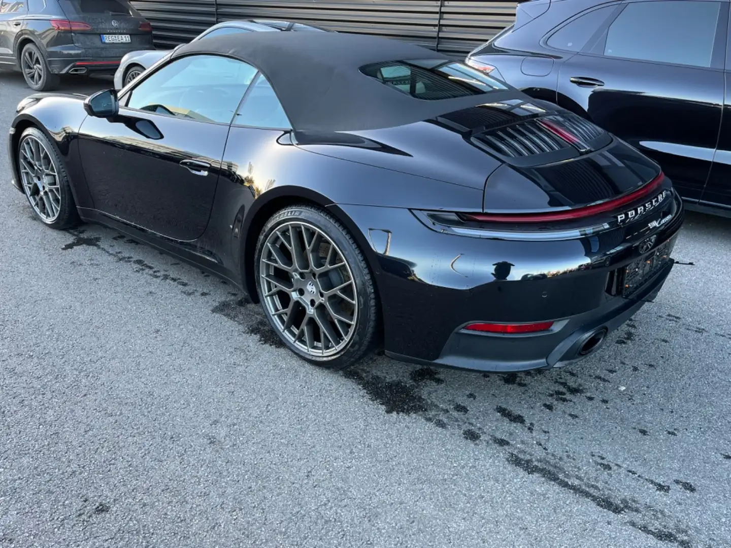 Porsche 992 911- 992 Carrera Cabrio-BOSE-ABGAS-CHRONO-INNO Schwarz - 2