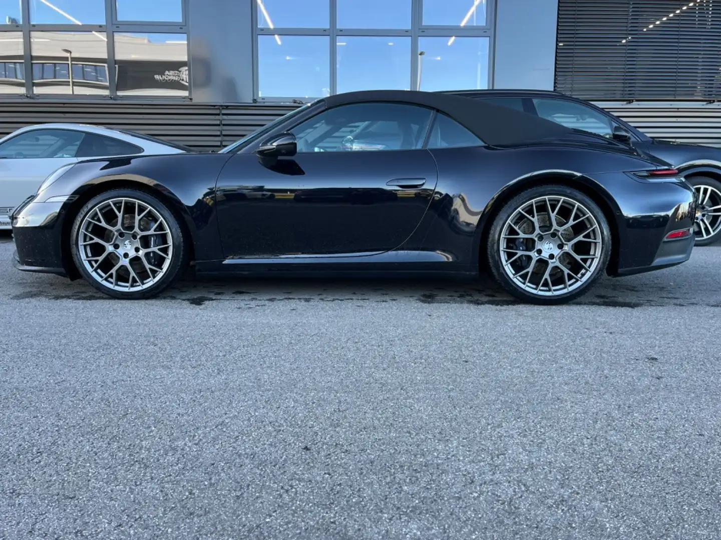 Porsche 992 911- 992 Carrera Cabrio-BOSE-ABGAS-CHRONO-INNO Schwarz - 1