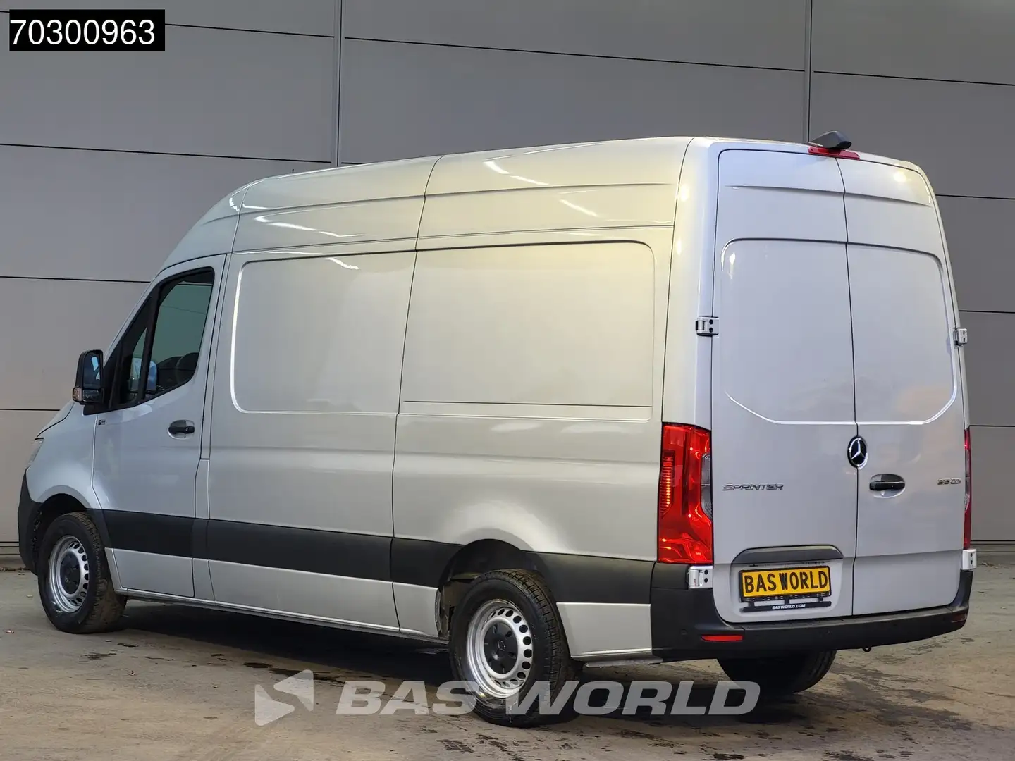 Mercedes-Benz Sprinter 315 CDI Automaat L2H2 150PK Airco Camera Parkeerse - 2