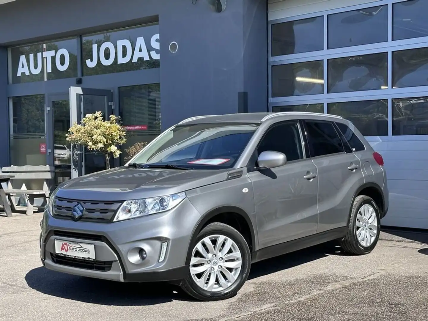 Suzuki Vitara 1.6 DDiS AllGrip Shine **ACC/Kamera** Grau - 2