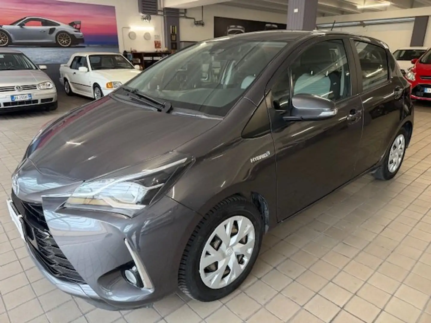 Toyota Yaris Yaris 5p 1.5h Active Grau - 1