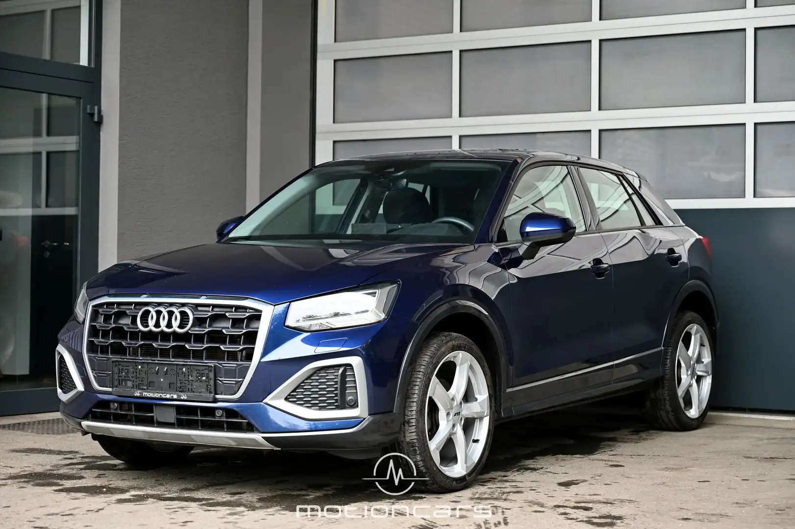 Audi Q2 35 1.0 TFSI S-tronic Sport Line Albastru - 1