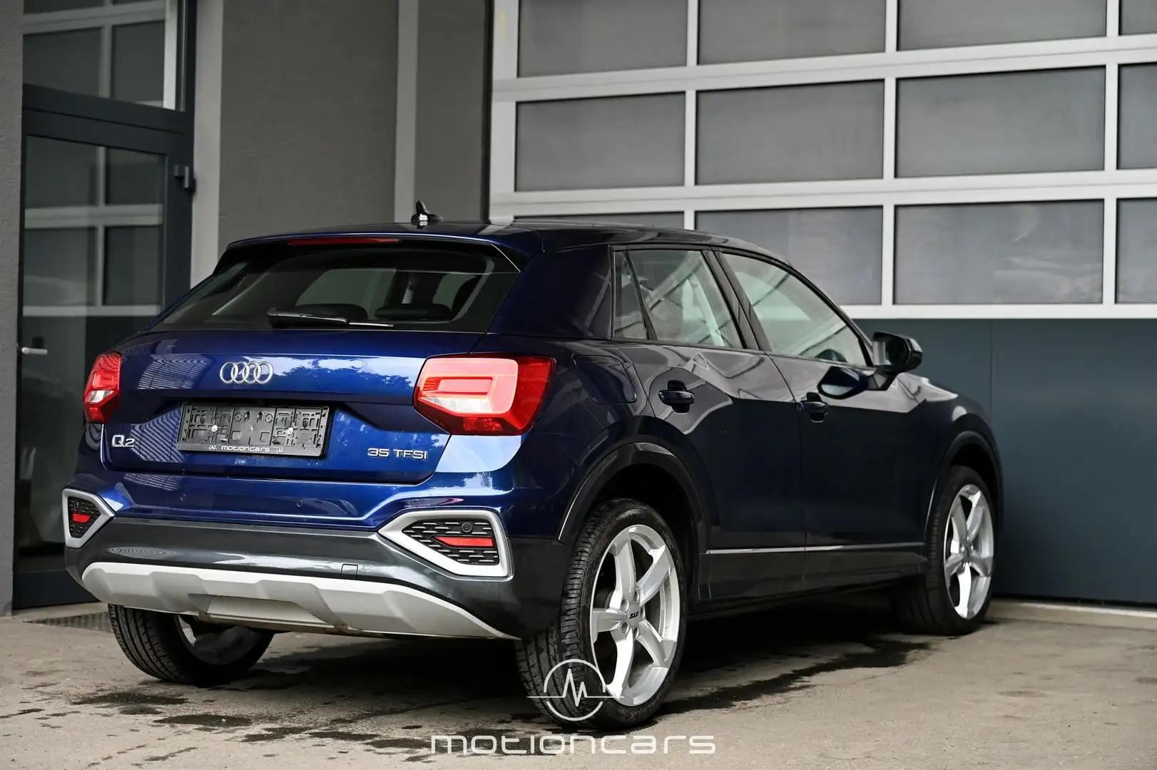 Audi Q2 35 1.0 TFSI S-tronic Sport Line Albastru - 2