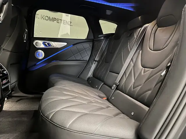 BMW XM view 15