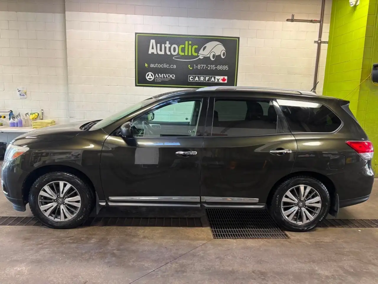 Nissan Pathfinder снимка Nissan Pathfinder