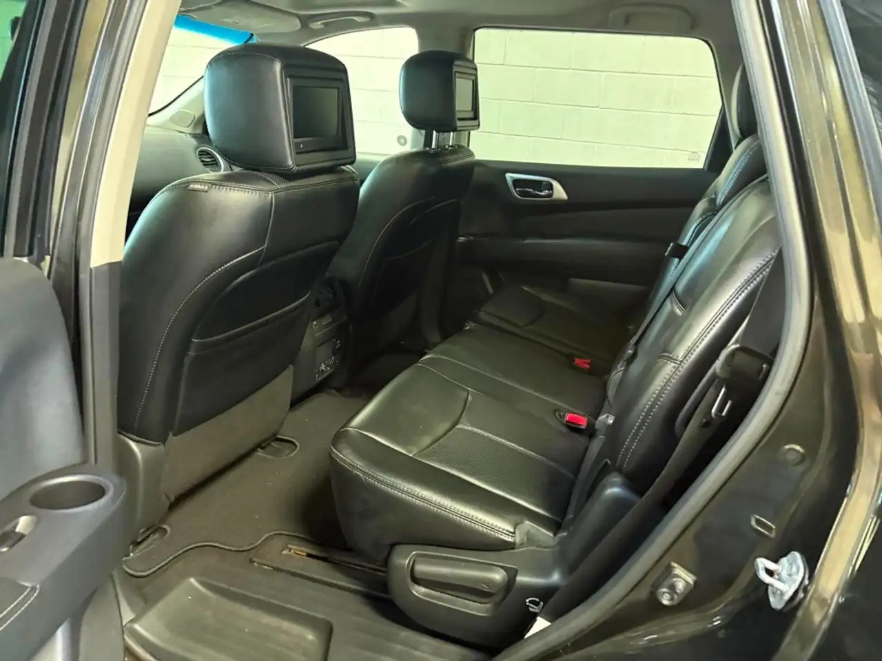 Nissan Pathfinder снимка Nissan Pathfinder