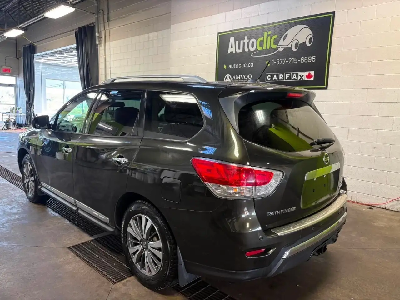 Nissan Pathfinder снимка Nissan Pathfinder