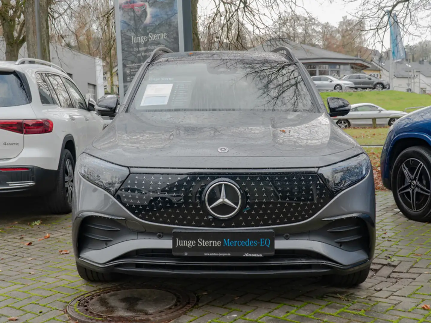 Mercedes-Benz EQB 250 + AMG-Sport/Pano/Burm/360/Distr/7Sitzer Szürke - 2