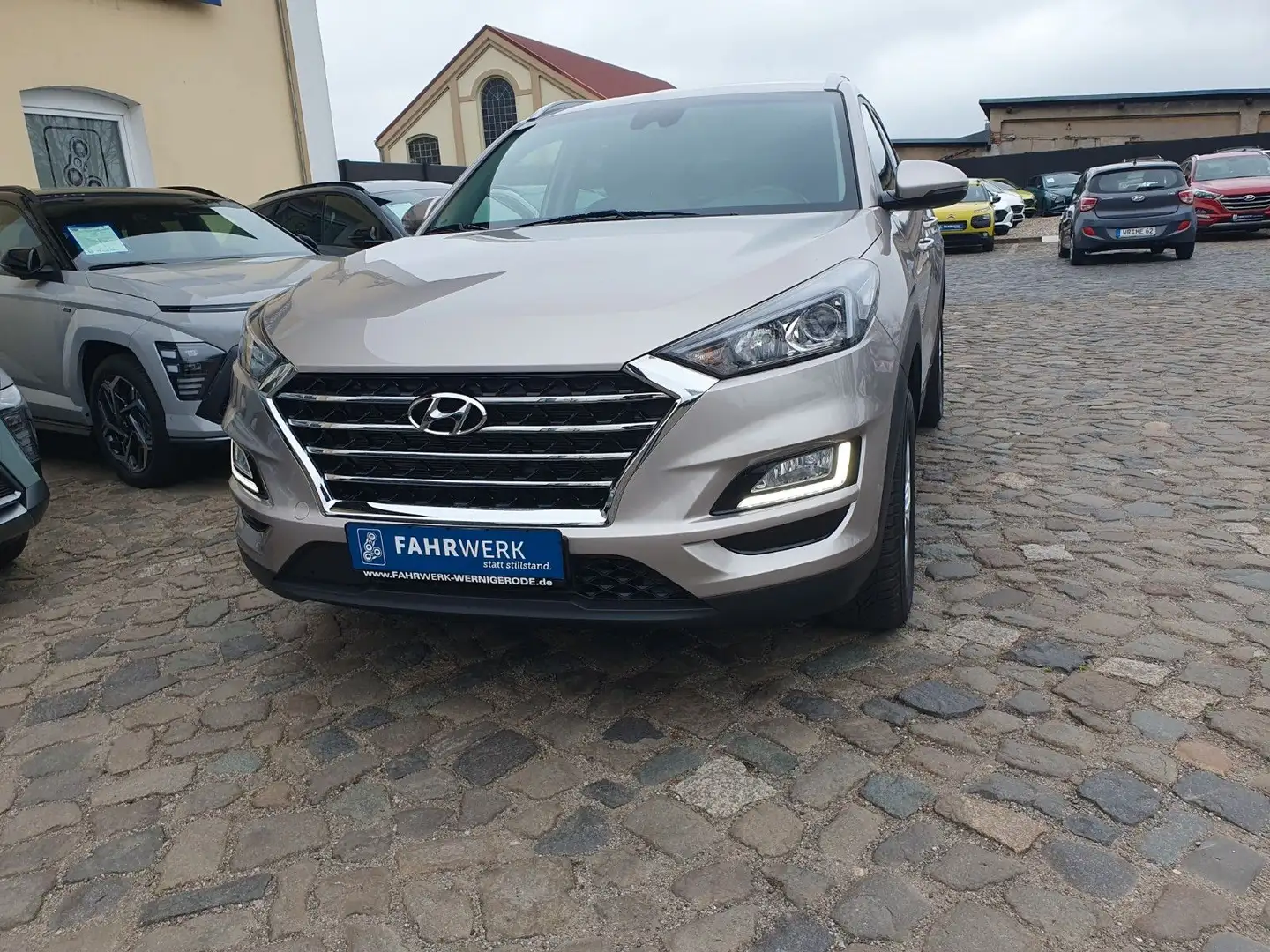 Hyundai TUCSON 1.6 GDi 2WD Trend, AHK,Klimaa.Navi+Rücfk. Beige - 1