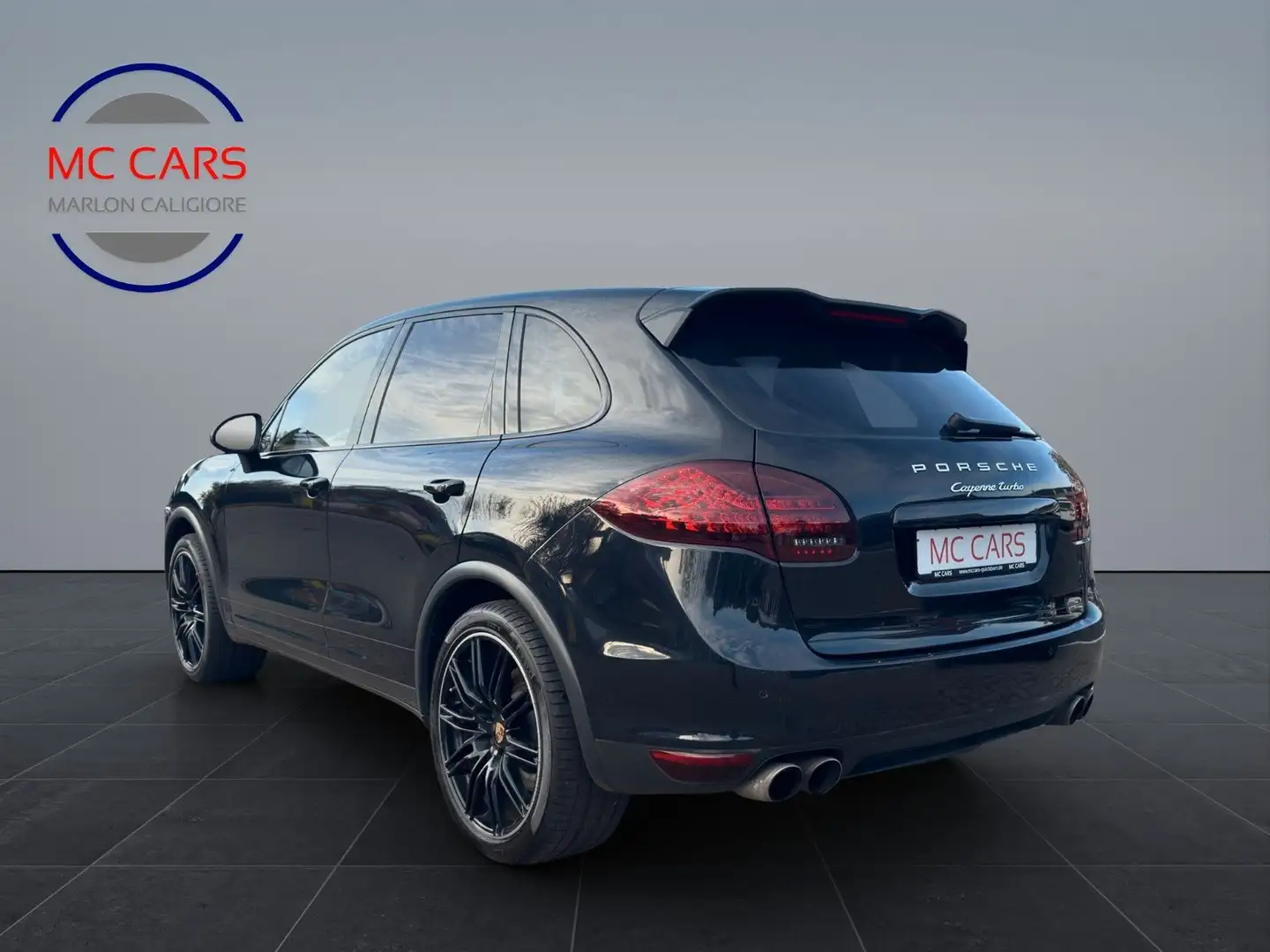 Porsche Cayenne Turbo Schwarz - 2