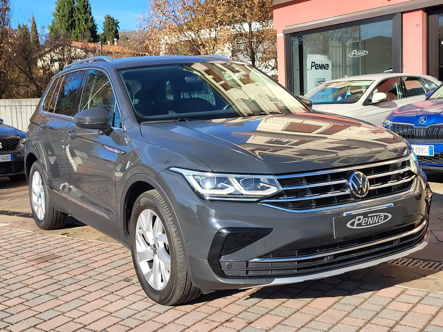 Volkswagen Tiguan 2.0 TDI Elegance DSG Gris - 1