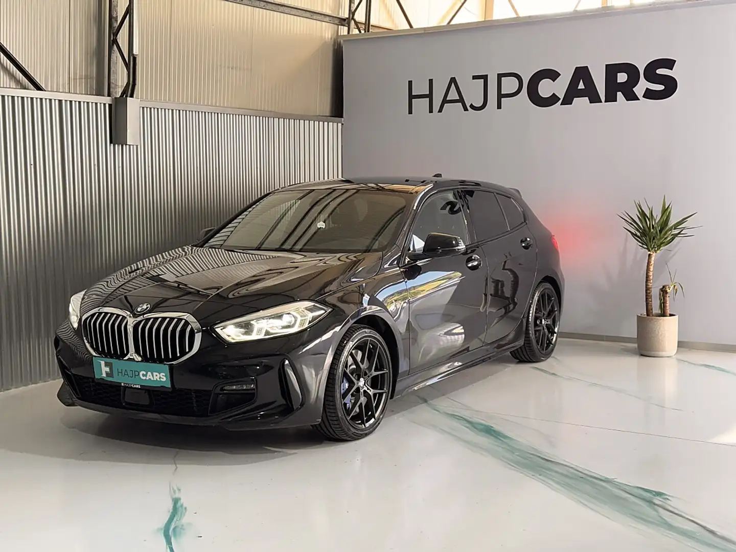 BMW 120 d xDrive Aut. Schwarz - 1