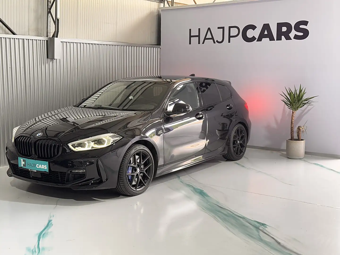 BMW 120 d xDrive Aut. Schwarz - 1