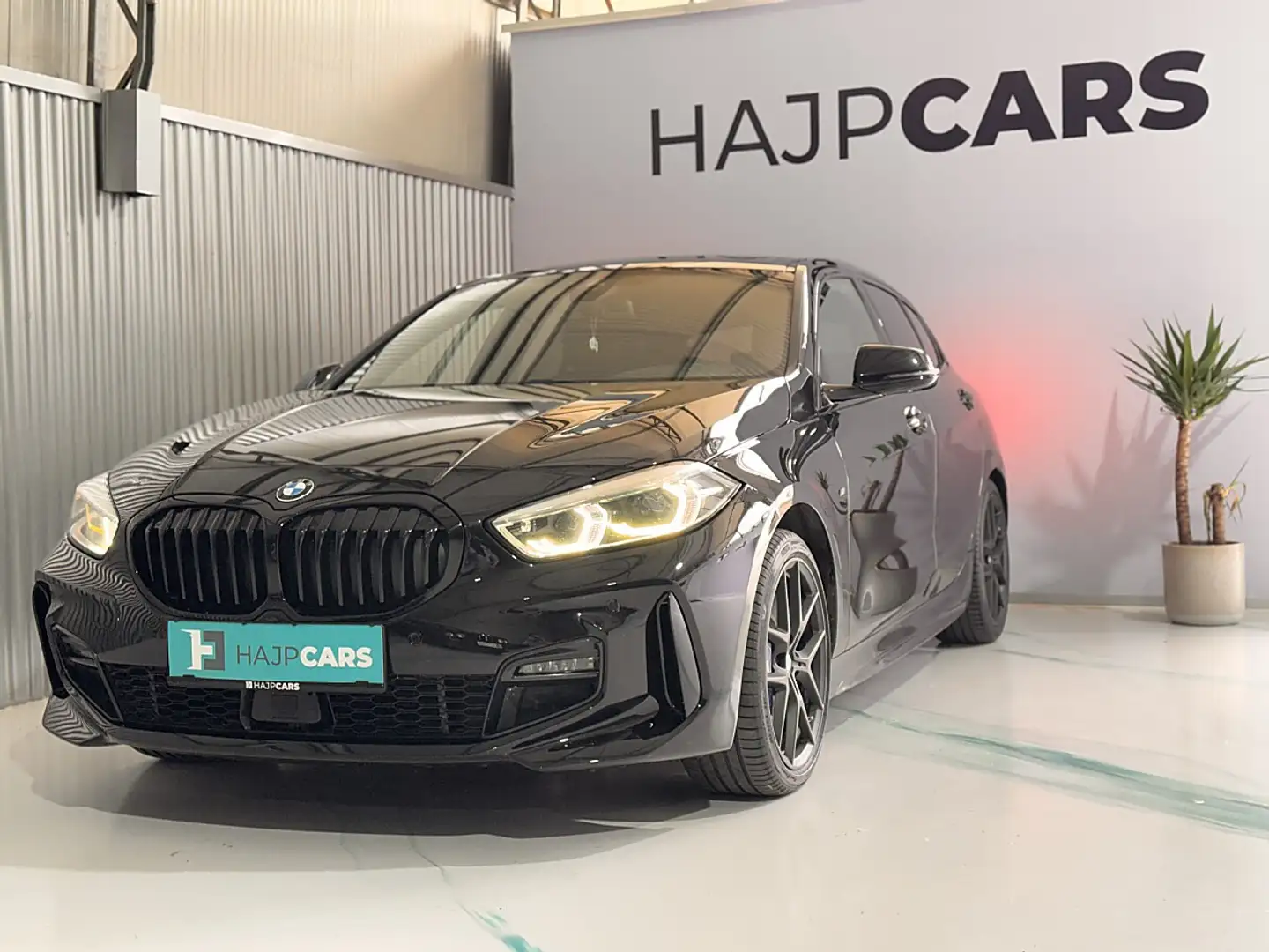 BMW 120 d xDrive Aut. Schwarz - 2