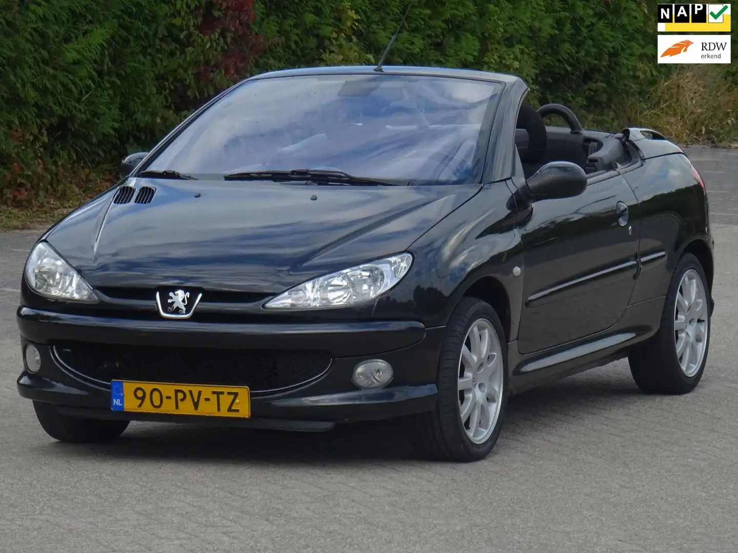 Peugeot 206 CC 2.0-16V 97DKM NAP/CLIMA/NIEUWE APK Noir - 1