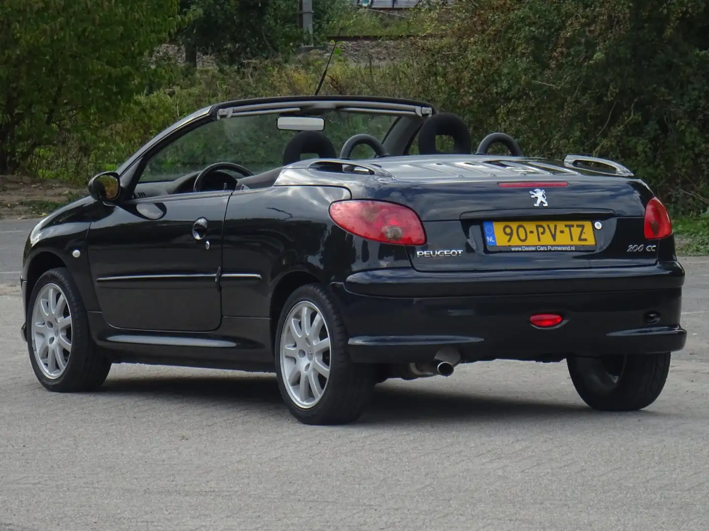 Peugeot 206 CC 2.0-16V BJ2005 97DKM NAP/CLIMA/APK Schwarz - 2