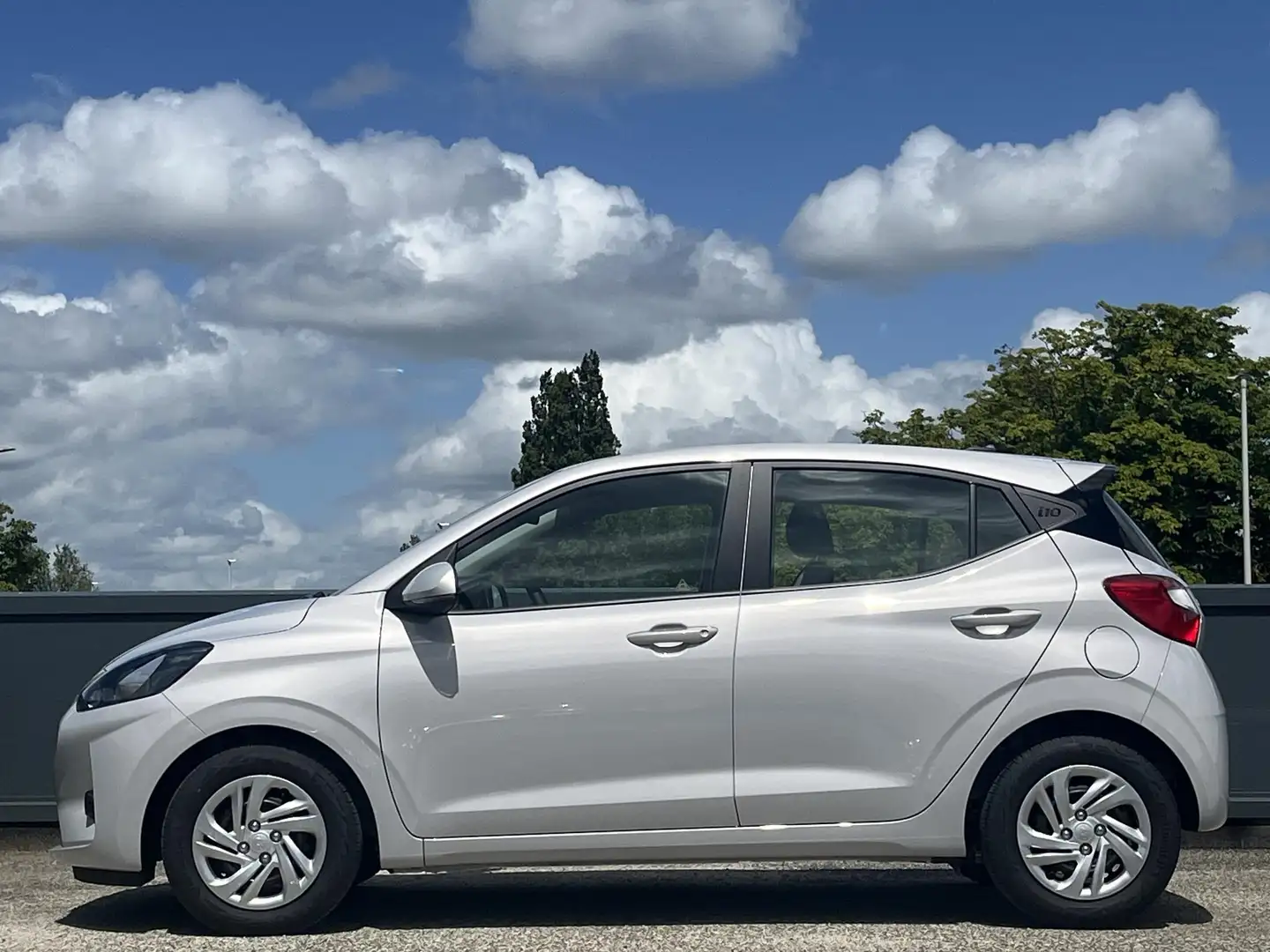 Hyundai i10 1.0 67PK Comfort Smart 5-zits Automaat |  Direct l Grijs - 2