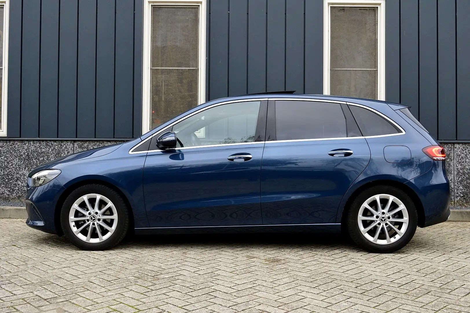 Mercedes-Benz B 180 Launch Edition Premium Plus Rijklaarprijs-Garantie Bleu - 2