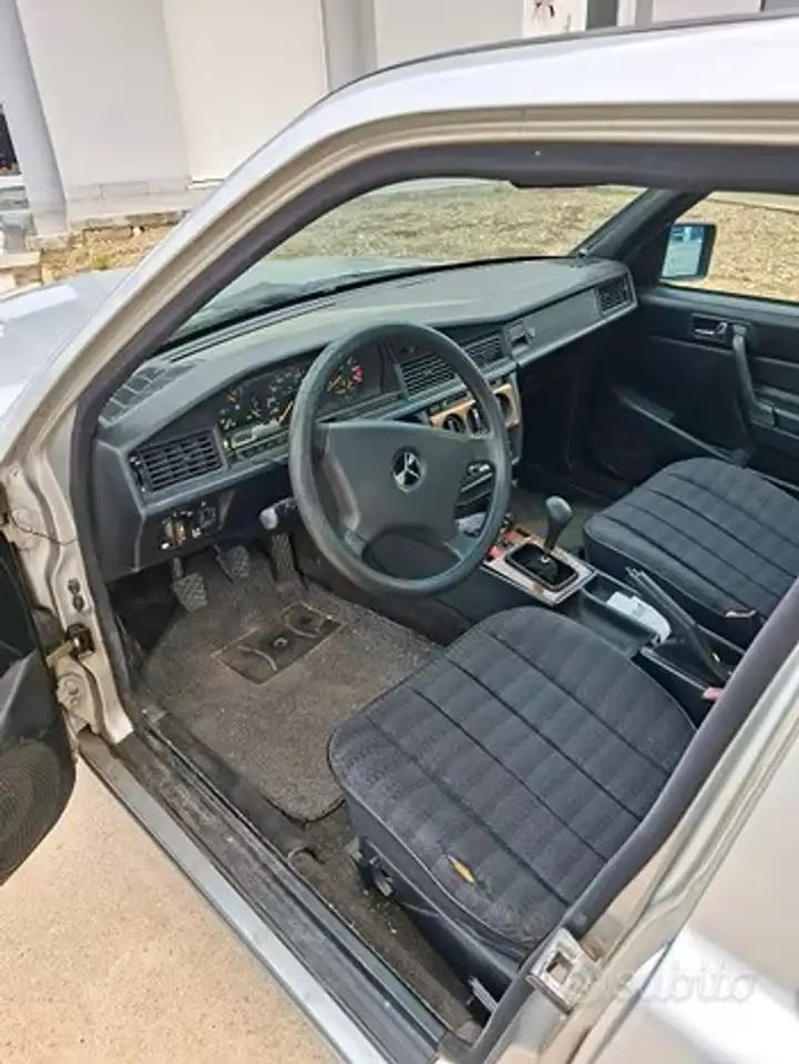 Mercedes-Benz 190 2.0 E 122cv, foto 1