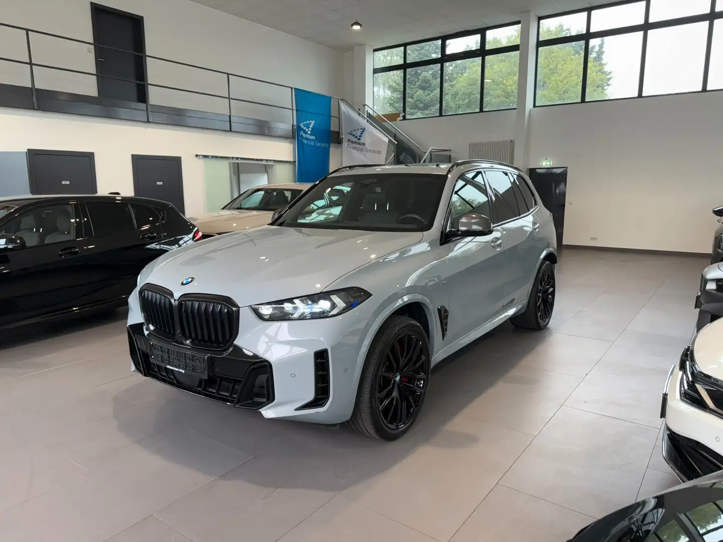 BMW X5 xDrive 30d M-SPORT PANO/LUFT/22''/AHK/7 SITZE Gris - 1
