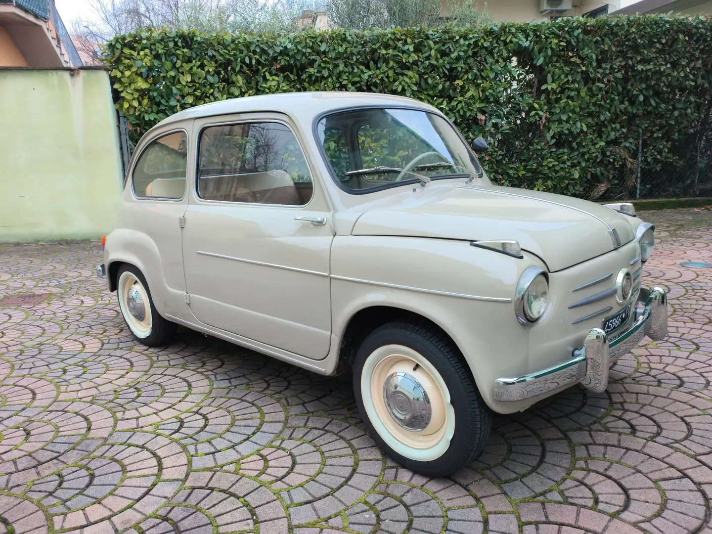 Fiat 600 Beige - 1
