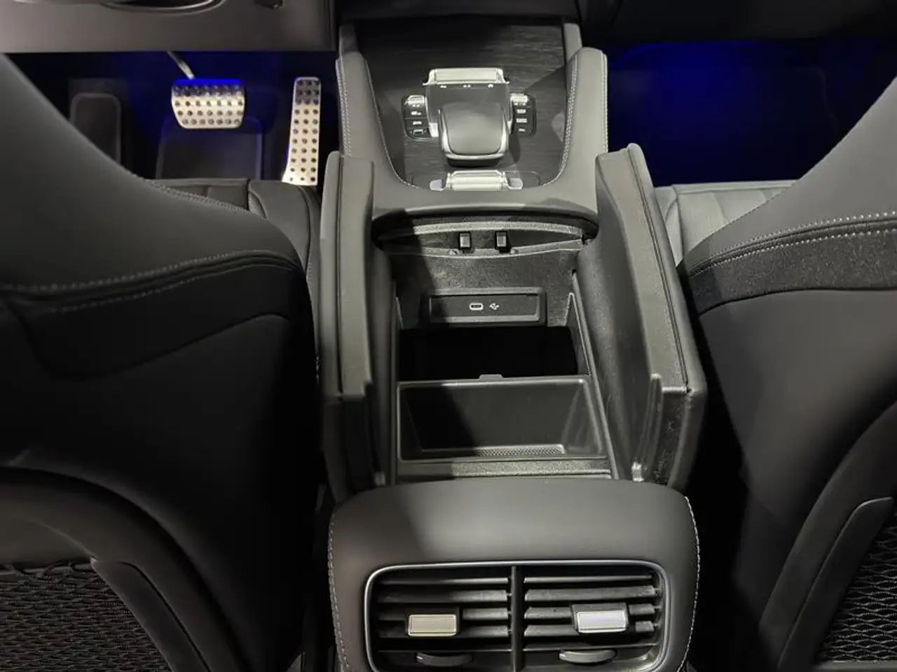 Mercedes-Benz GLE снимка Mercedes-Benz GLE