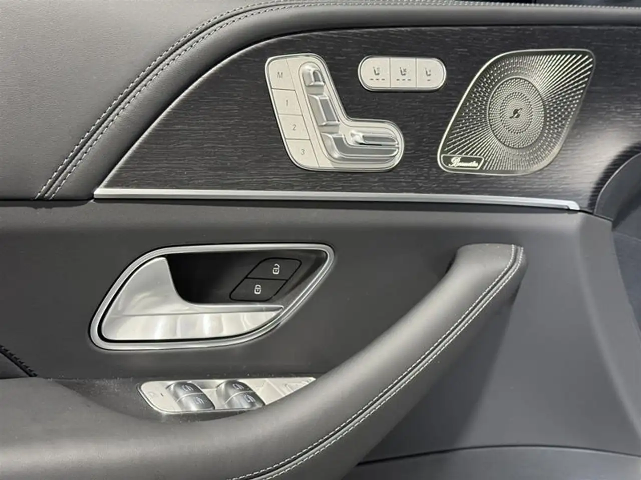 Mercedes-Benz GLE снимка Mercedes-Benz GLE