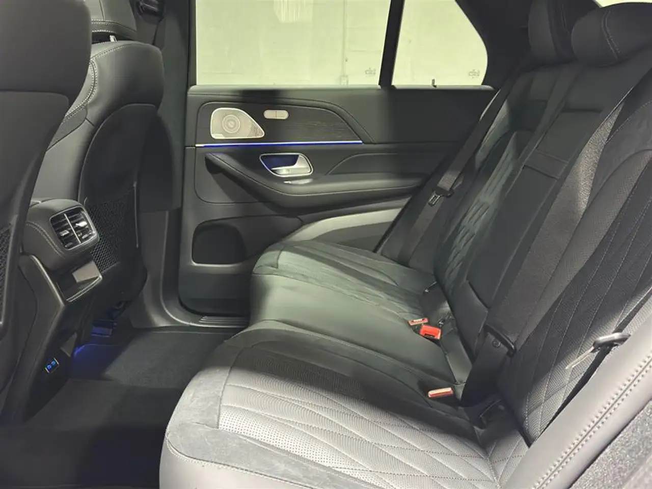 Mercedes-Benz GLE снимка Mercedes-Benz GLE
