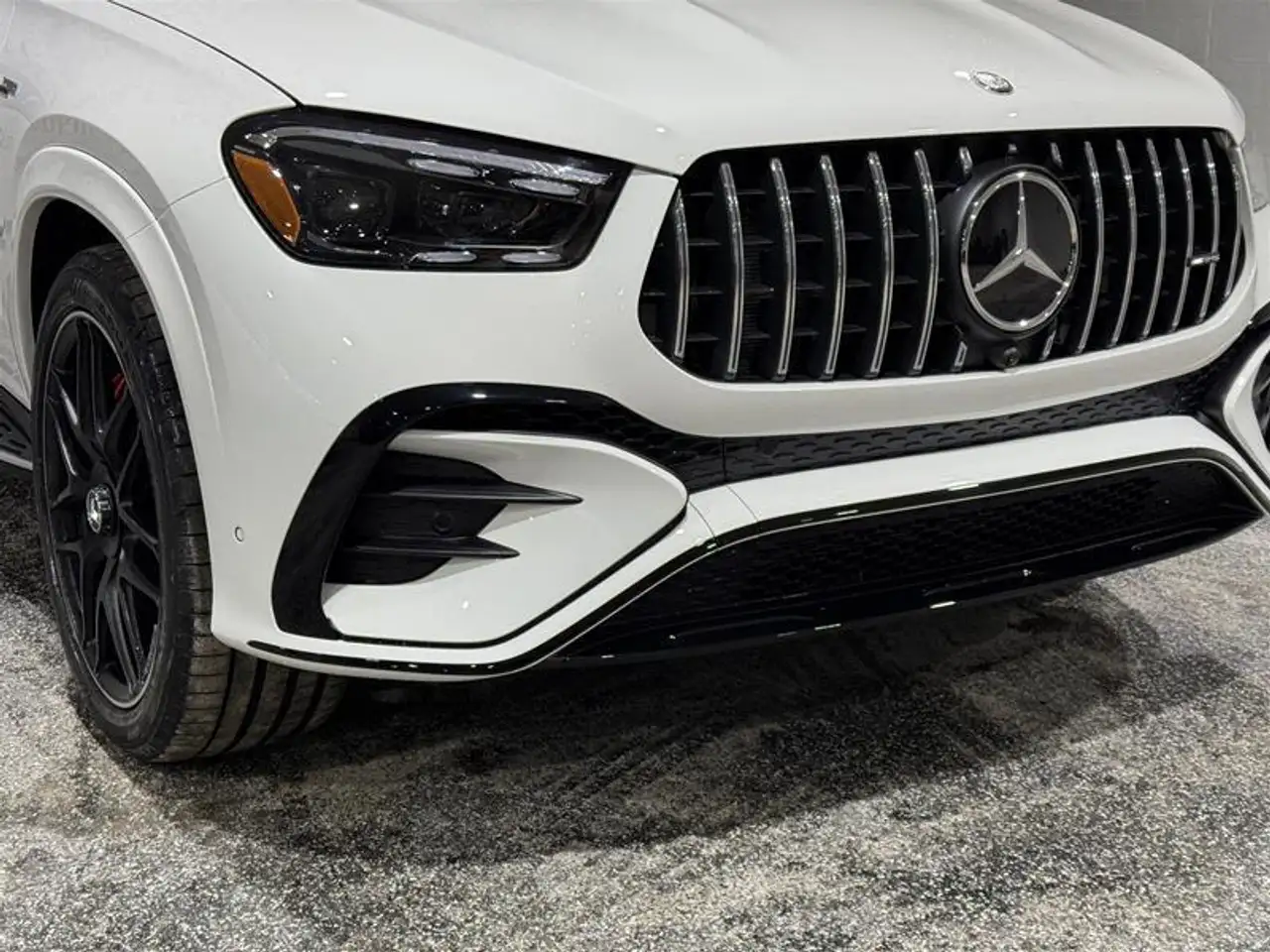 Mercedes-Benz GLE снимка Mercedes-Benz GLE