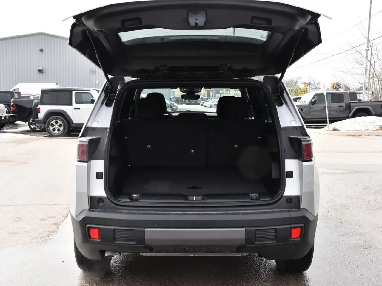 Jeep Cherokee снимка Jeep Cherokee
