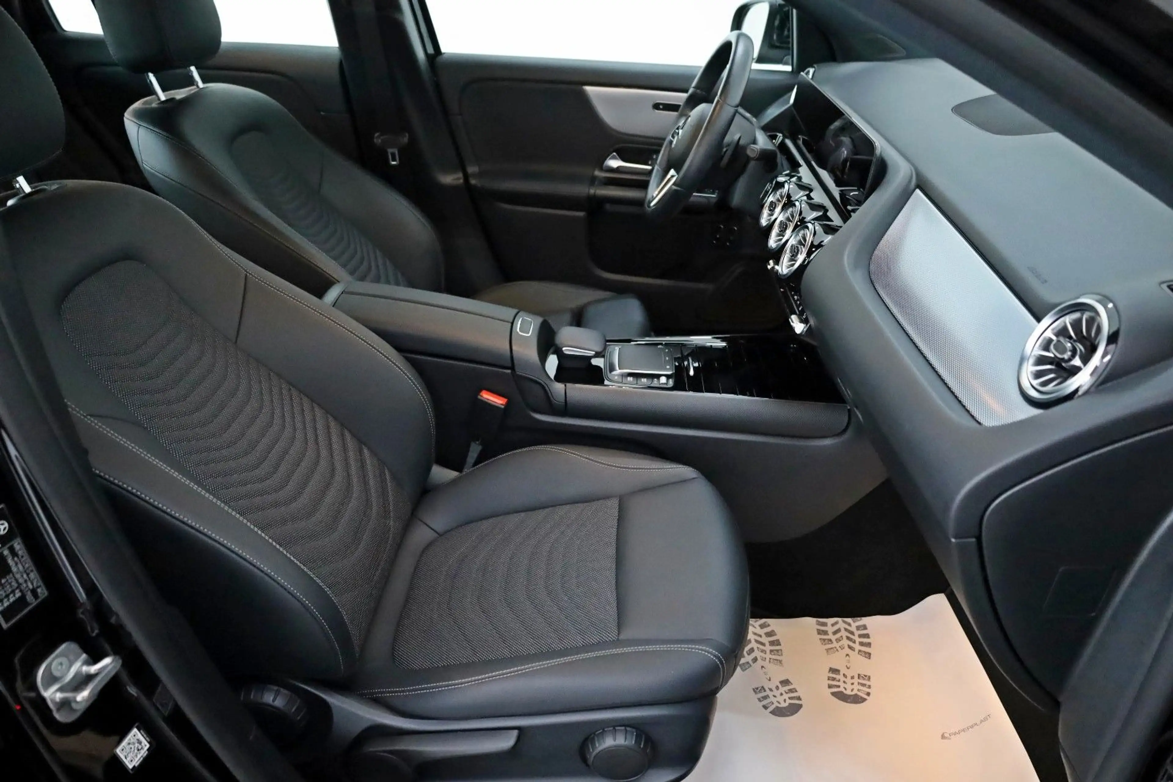 Mercedes-Benz GLA 250 e Style Navi,Park P,Kamera,T.Leder,SH,LED — photo 4