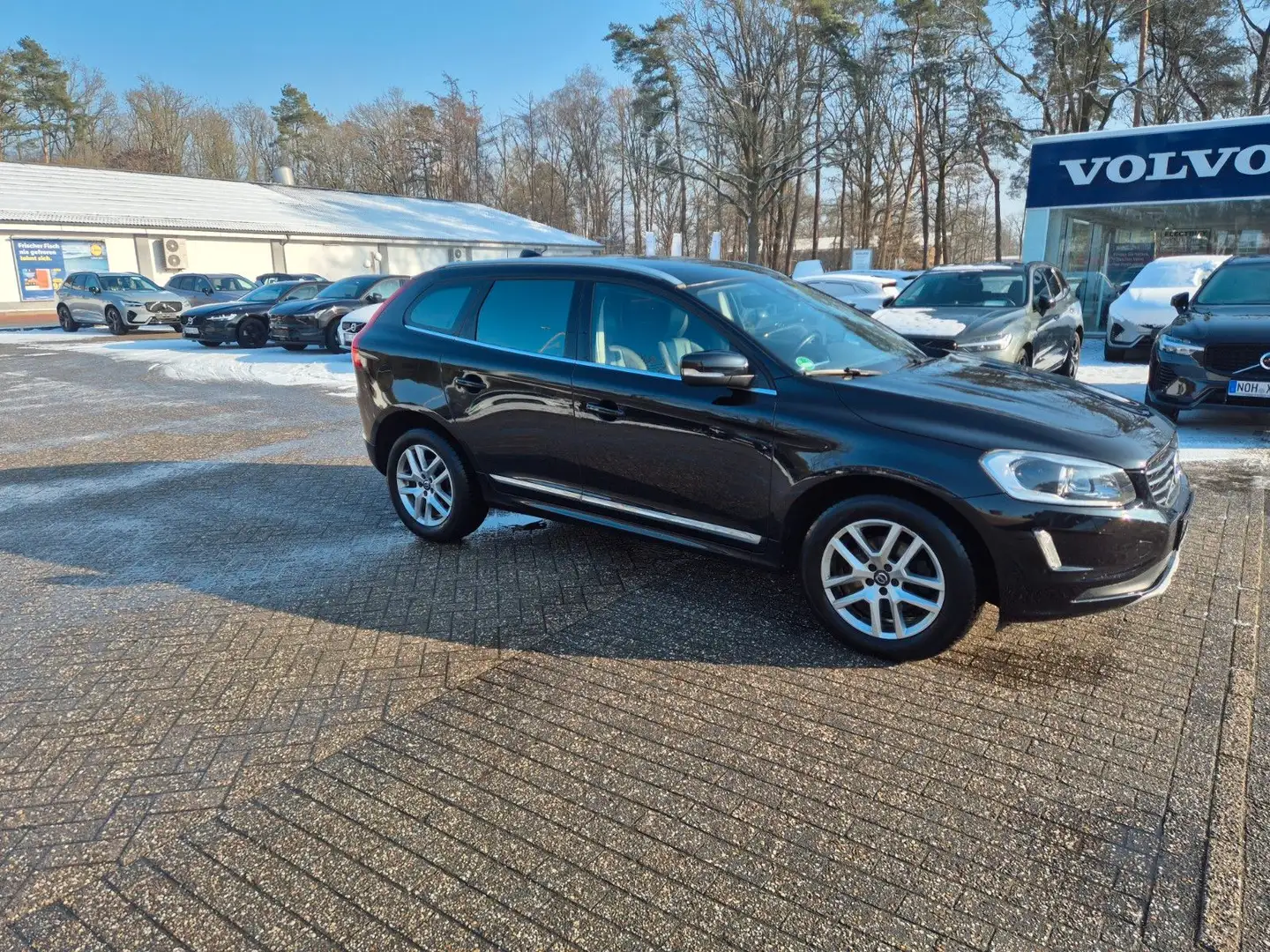 Volvo XC60 Summum 2WD Noir - 1