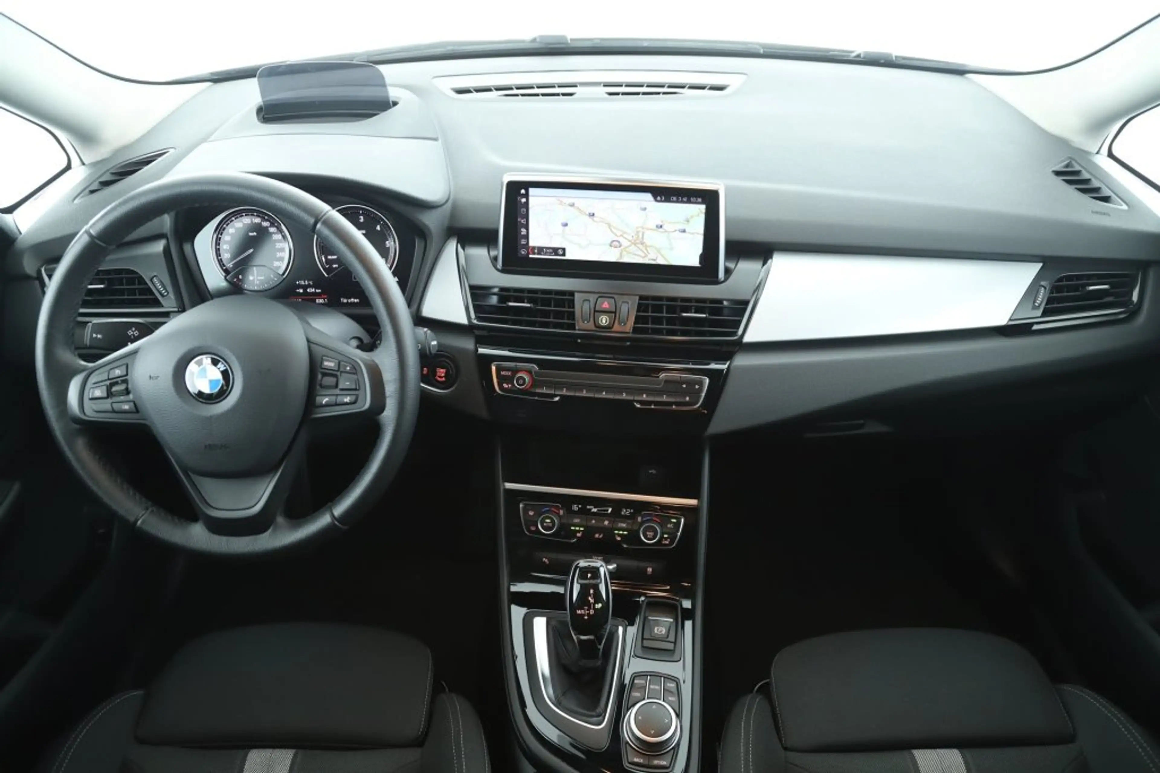 BMW 216 d Gran Tourer Autom LED NAVI HUD SPORTSITZE 17ZOLL — photo 12