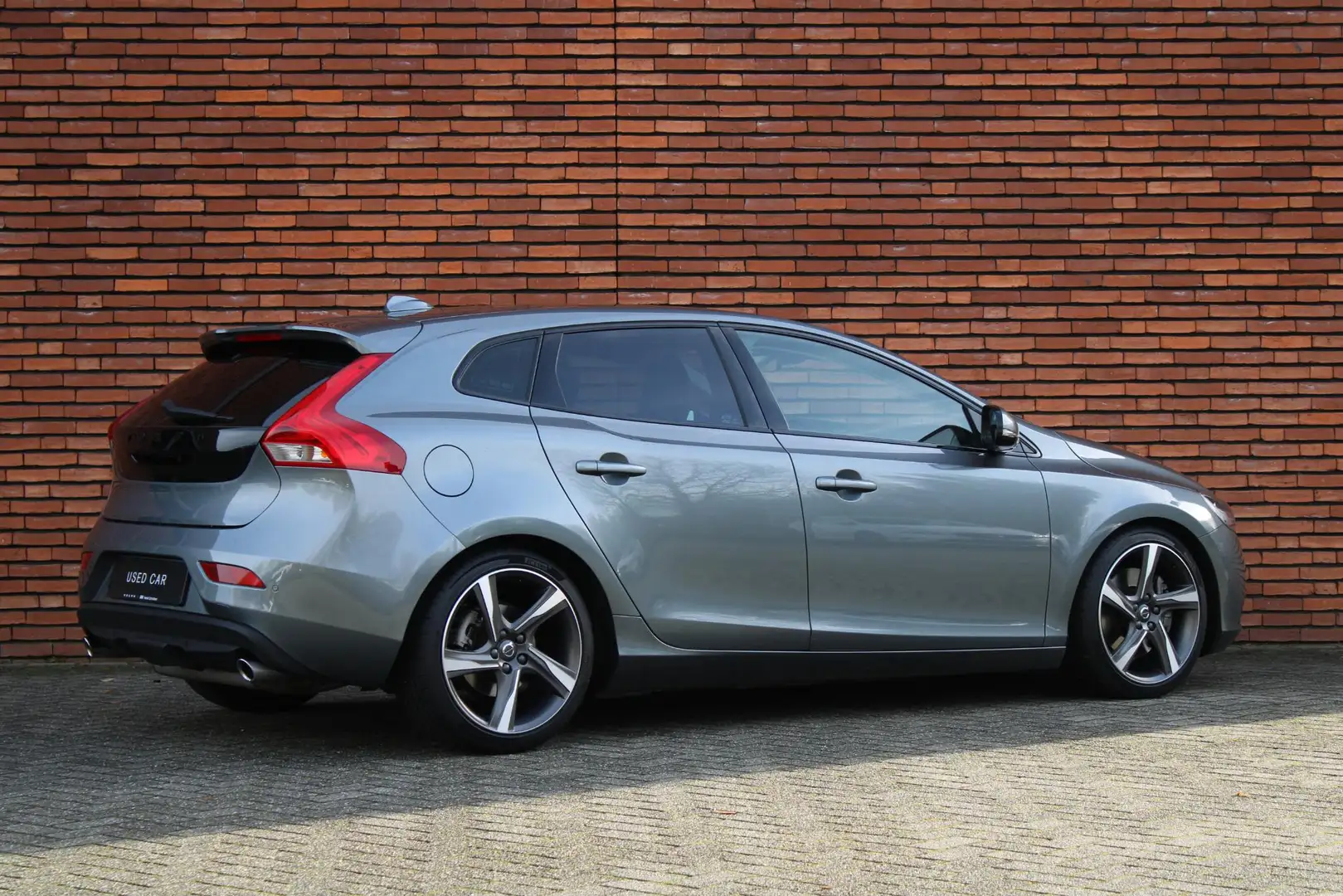 Volvo V40 T3 Automaat Dynamic Edition | Trekhaak | Verwarmba Gris - 2