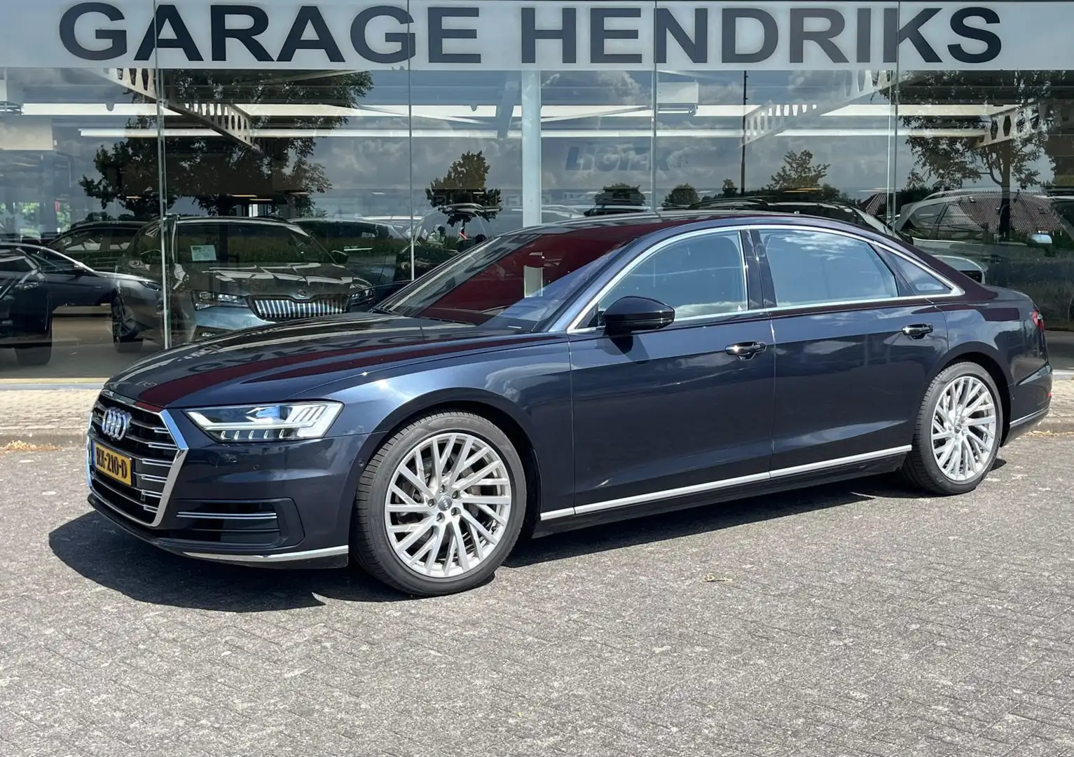 Audi A8 50 TDI Quattro Lang | Full Options | Verkoop in op Blauw - 1