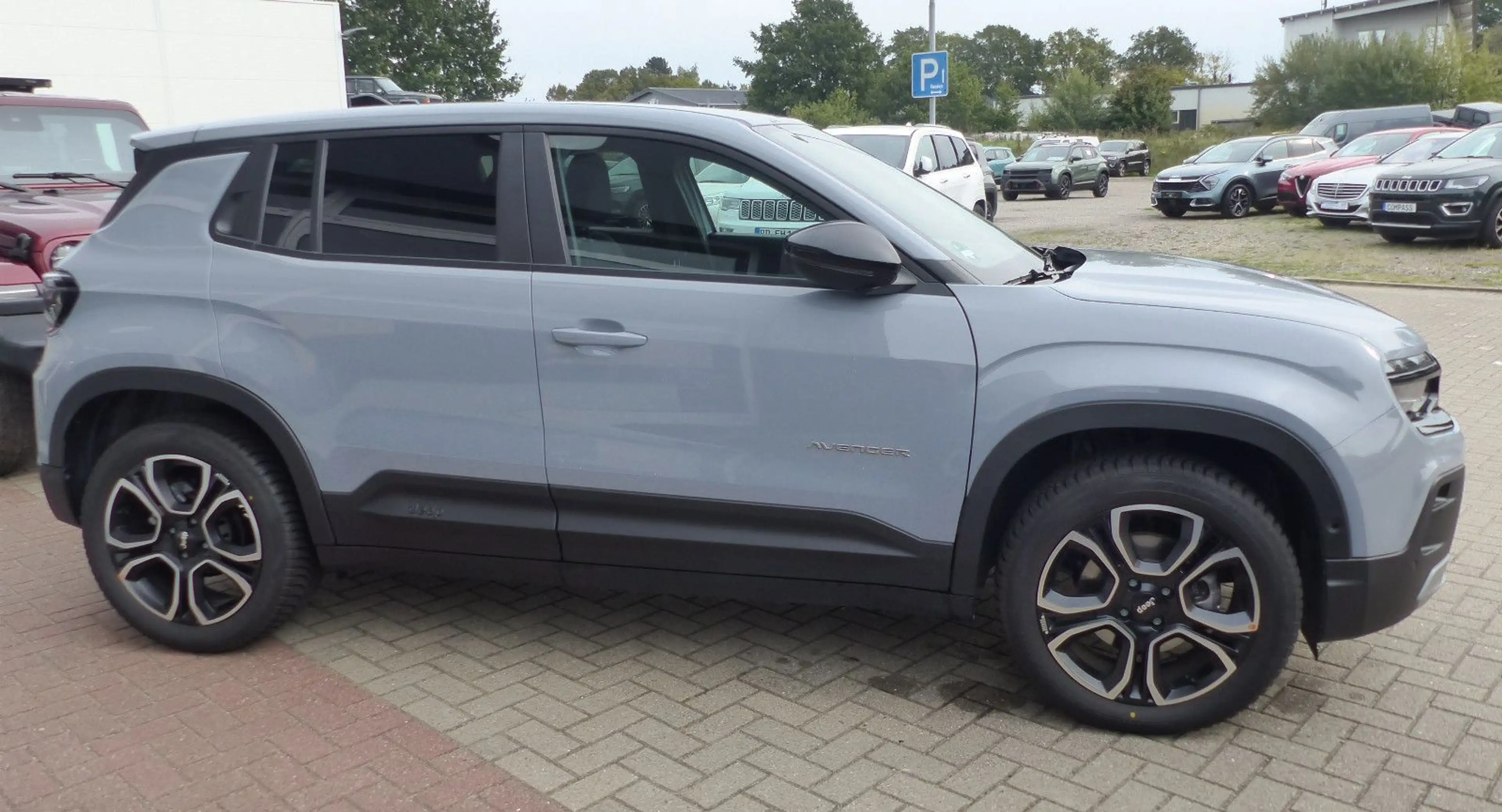 Jeep Avenger Summit Mild-Hybrid — photo 8