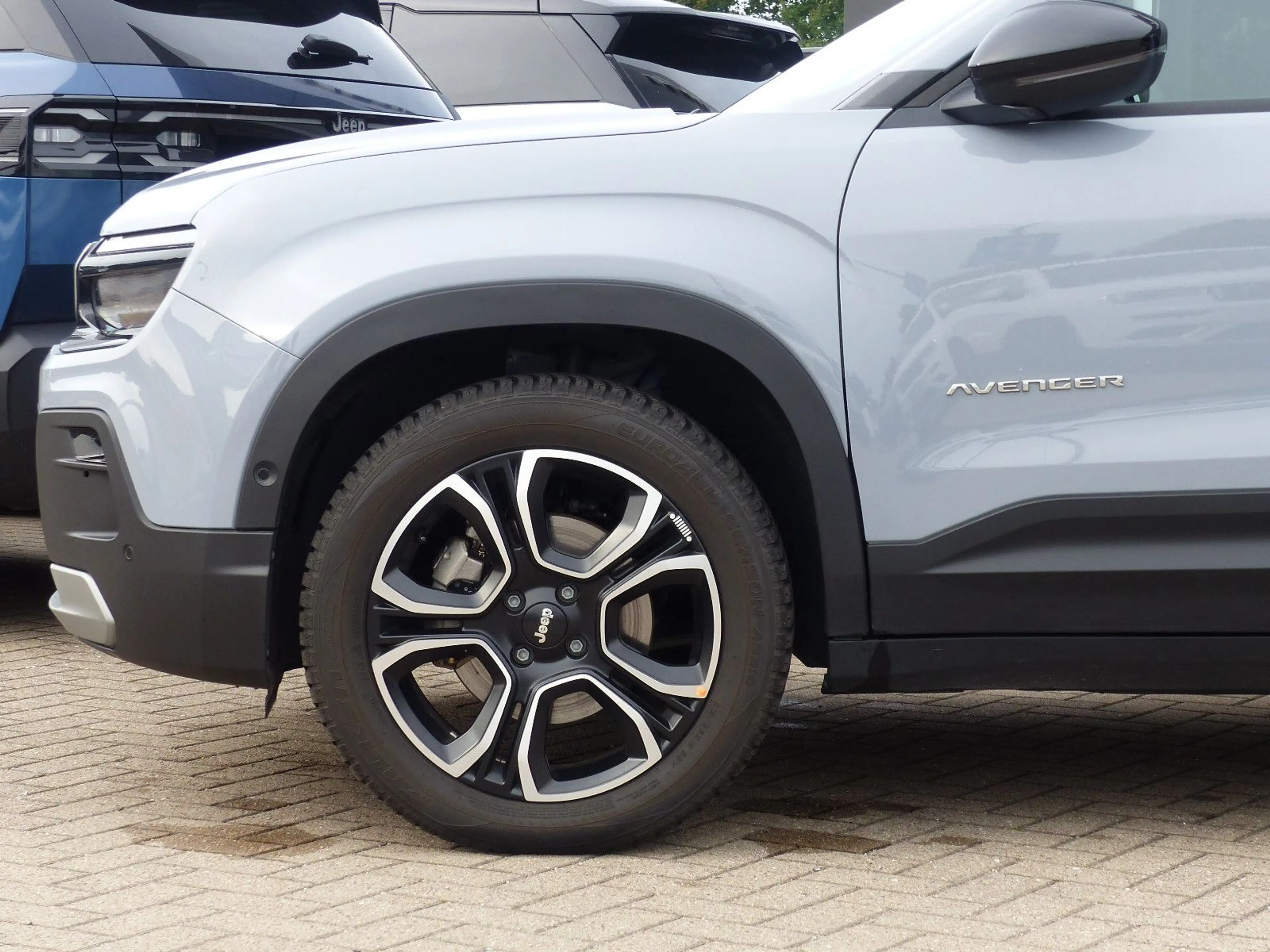 Jeep Avenger Summit Mild-Hybrid — photo 4