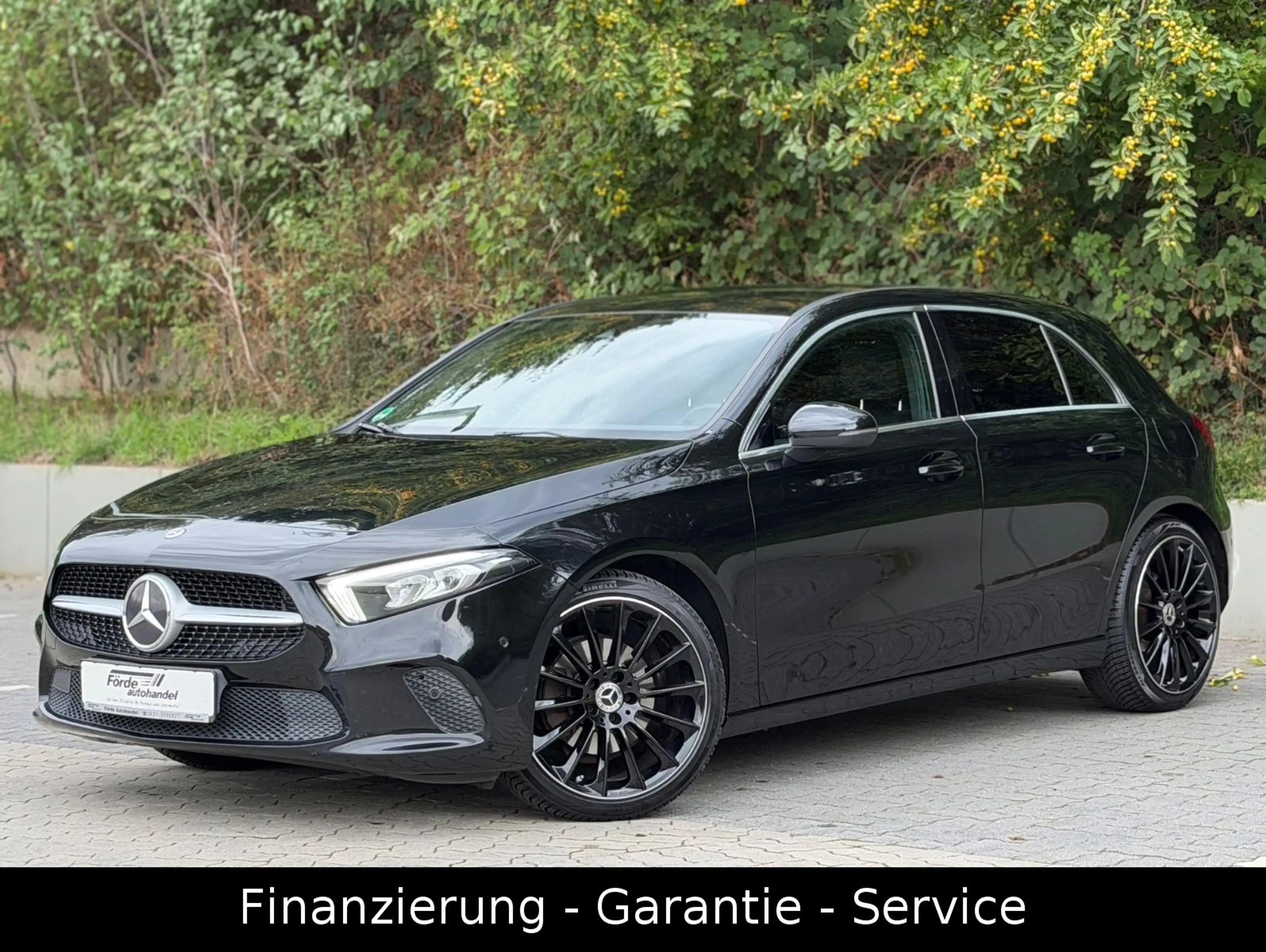 Mercedes-Benz A 200 AUTOMATIK/LED/19"/2HAND/AMBIENTE/LEDER