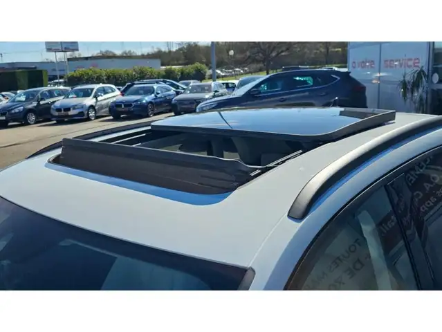 Audi Q3 view 10